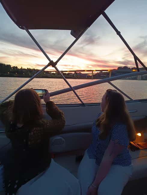 Porto: Douro River Cruise & Boat Tour with Port Wine Tasting - Passing Under Porto’s Six Iconic Bridges