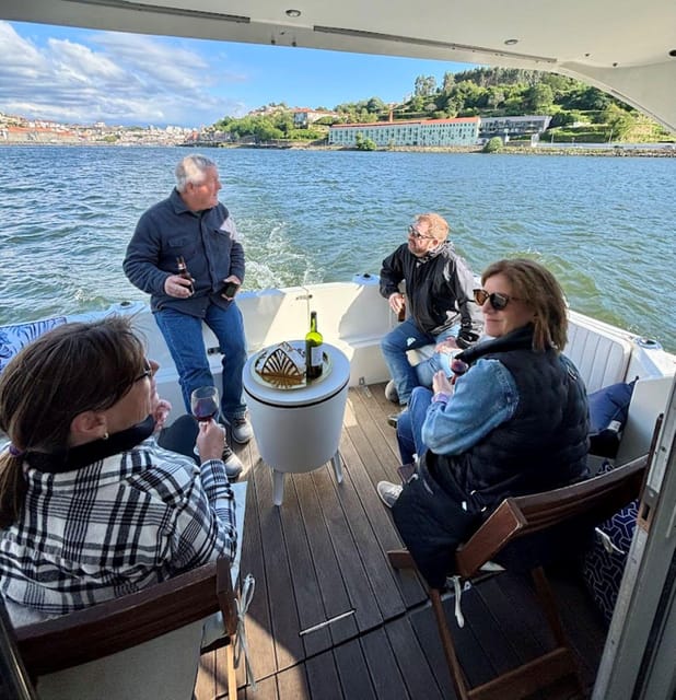 Porto: Douro River Cruise / Welcome Drink/with sunset option - Key Points