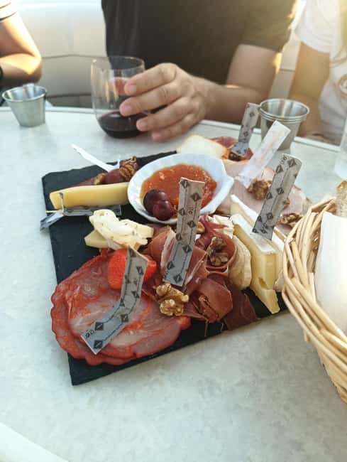 Porto: Douro River Nature Cruise with Port Wine Tasting - What Sets This Tour Apart: A Natural and Cultural Balance