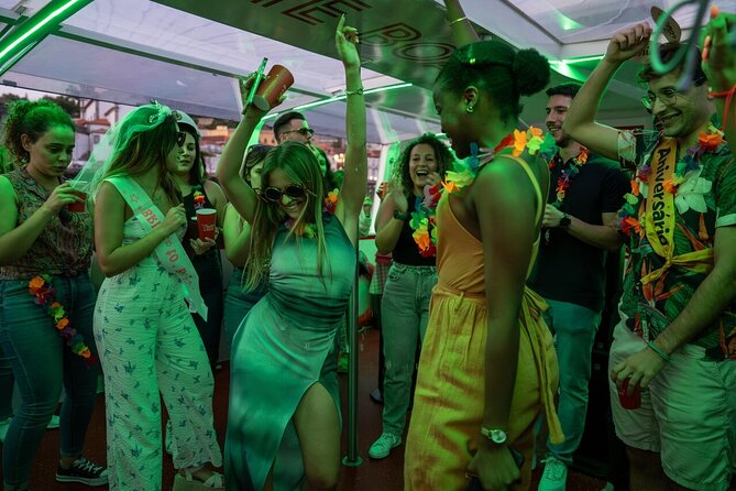 Porto: Douro River Party Boat with Sunset Option and 6 Bridges - Group Size and Social Aspect