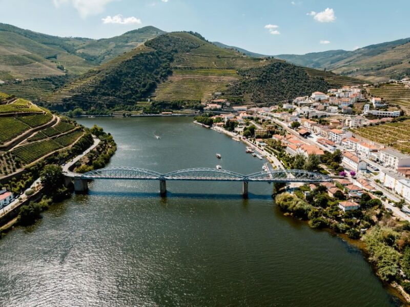 Porto: Douro Valley Full-Day Boat, Train, and Lunch Tour - Scenic Train Ride Along the Douro River
