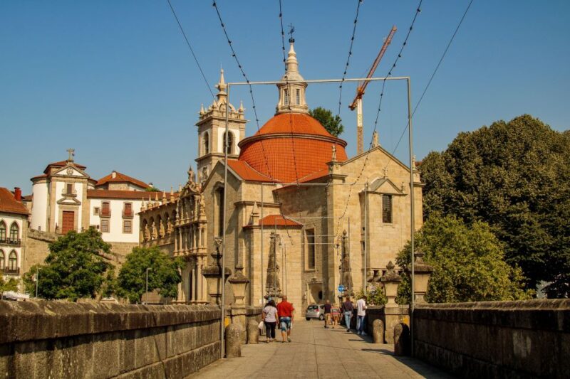 Porto: Douro Valley History & Wine Tour with Cruise & Lunch - Scenic Douro River Cruise from Pinhão