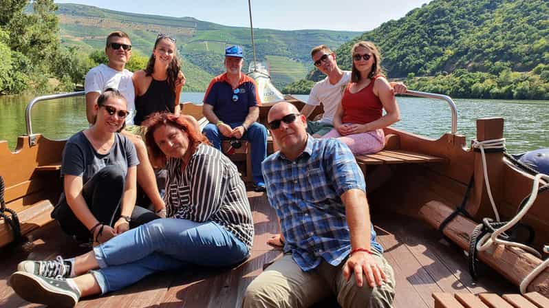 Porto: Douro Valley Tour W/ Wine Taste, Boat Cruise & Lunch - Visiting Peso da Régua for a Photo Stop