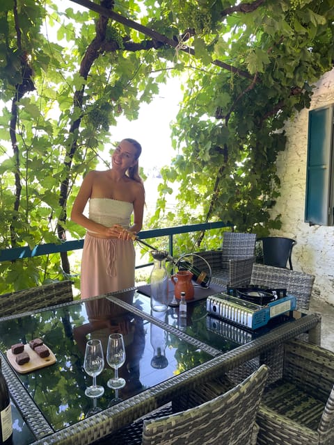 Porto: Douro Valley Wine Tour with a Sommelier & Boat Trip - Key Points