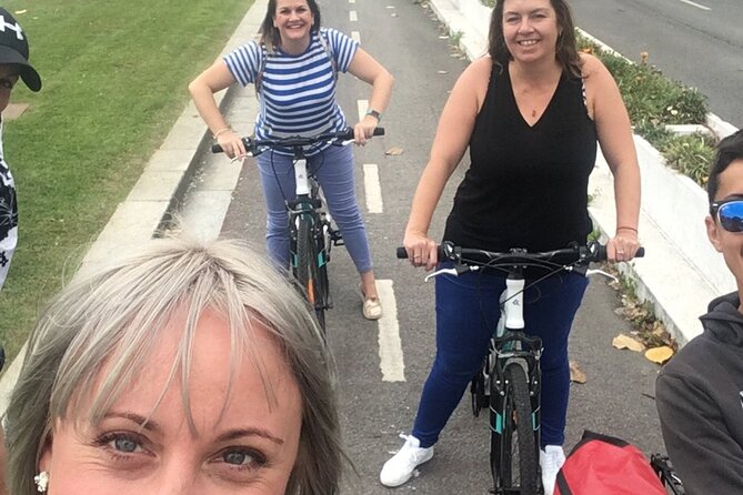 Porto Downtown and Sightseeing Bike Tour - The Guide’s Role and Multilingual Support