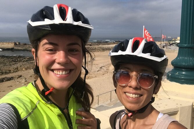 Porto Downtown and Sightseeing Bike Tour - Logistics, Equipment, and Group Size