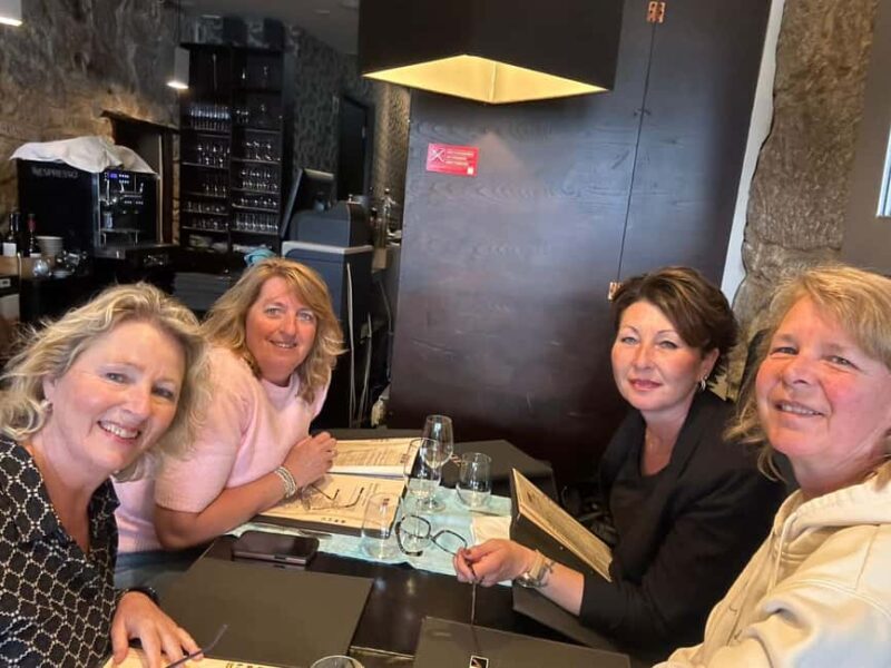 Porto Exclusive PRIVATE Walking Tour + Porto Wine tasting - Vitória: A Charming Spot for Relaxation and Photos