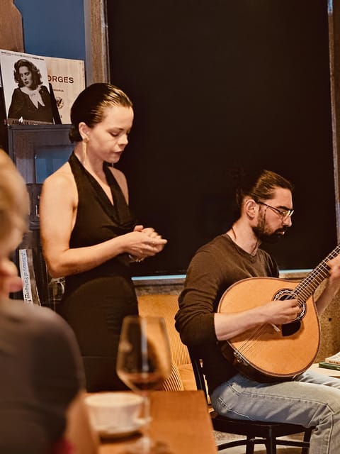 Porto: Fado Live Music, Wine & Cultural Introduction - Portuguese Guitarists: Authentic Instrumentation