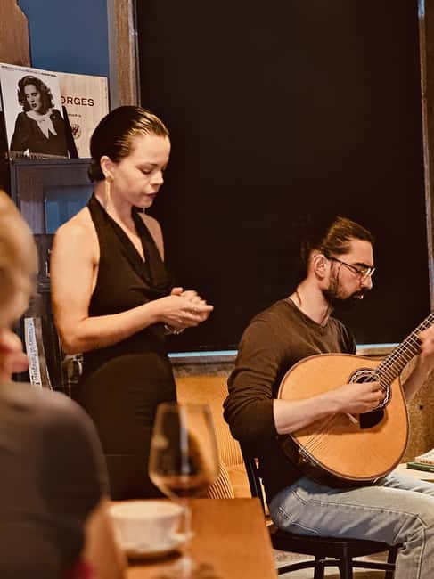 Porto: Fado Live Music, Wine & Cultural Introduction - The Fado Performance: An Emotional Journey