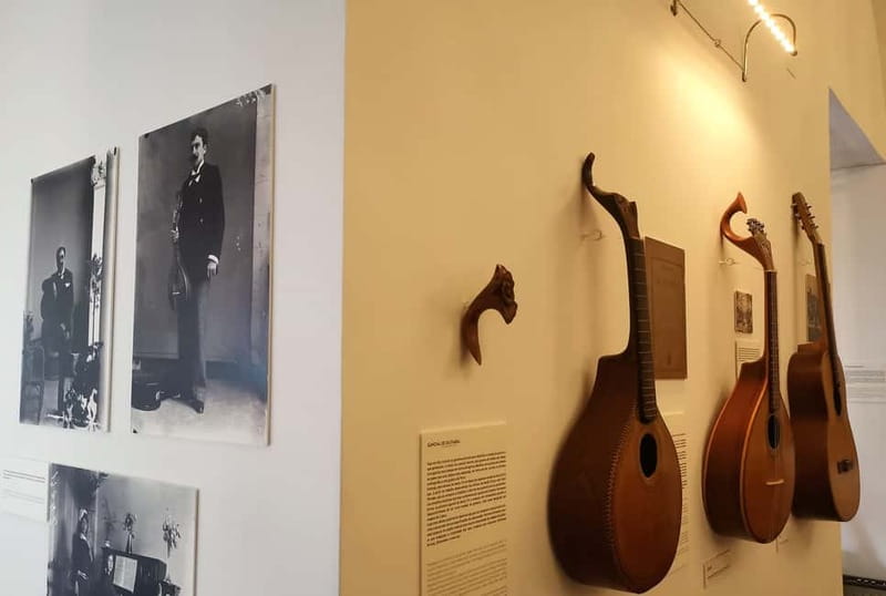 Porto: Fado & Port Wine in Traditional Portuguese Music Shop - The Included Glass of Port Wine and Its Cultural Significance