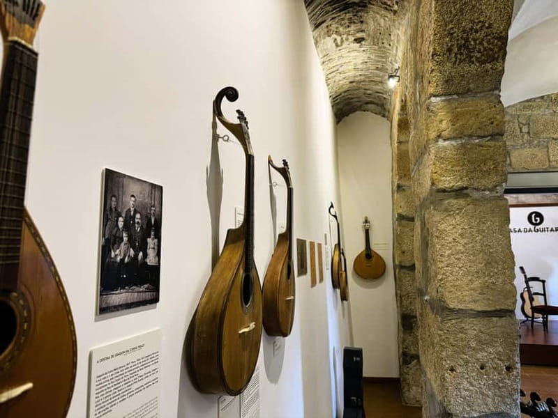 Porto: Fado & Port Wine in Traditional Portuguese Music Shop - Practical Details: Meeting Point and Accessibility