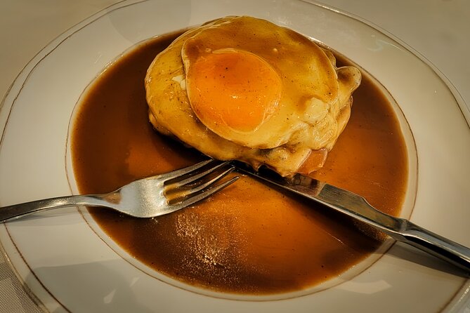 Porto Food Tour: 10 tastings at 5 restaurants & eateries - Cultural Walk through Avenida dos Aliados and São Bento Station