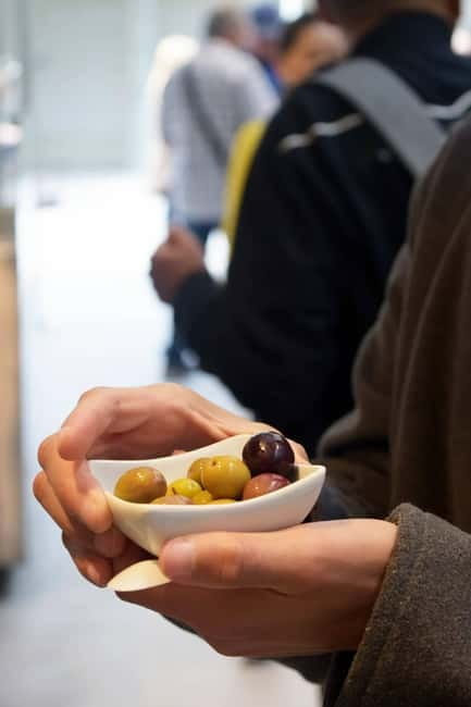 Porto: Food Tour with Tastings and Souvenirs - Porto Food Tour with Tastings and Souvenirs: An Authentic Tasting Journey