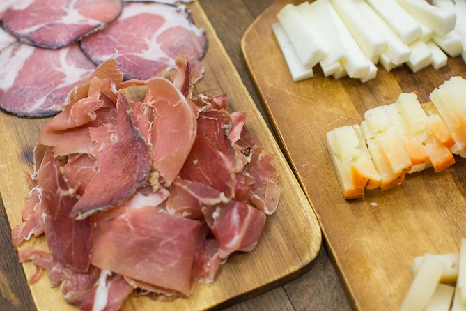 Porto Food & Wine Tasting Tour with Lunch or Dinner Option - The Guide’s Role in Creating an Engaging Experience