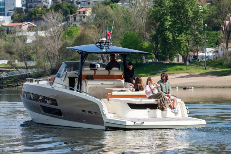 Porto: FULLDAY Private Luxury Yacht in the Douro - Discover the Exclusive Porto: FULLDAY Private Luxury Yacht in the Douro