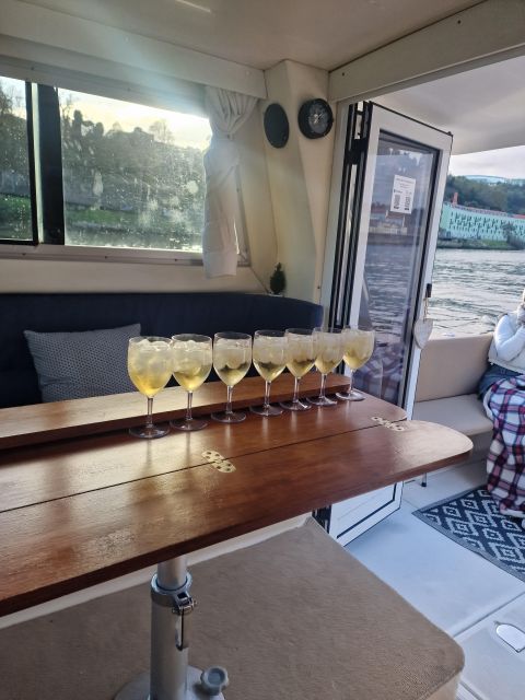 Porto: Guide Boat tour with tasting of 4 Port wines - Breathtaking Views and Ideal Photography Opportunities