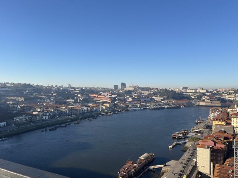 Porto: Guided City Highlights Walking Tour - Inside São Bento Train Station with Its Azulejo Masterpieces