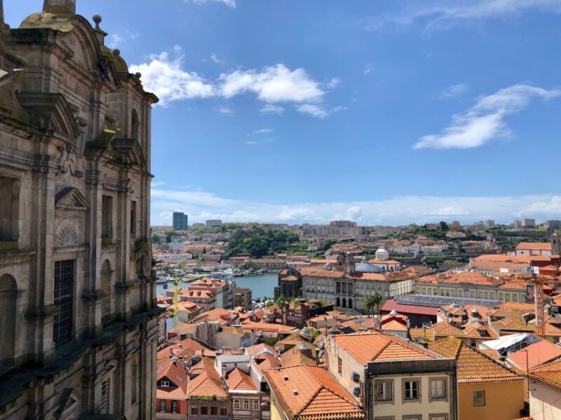 Porto: Guided City Walking Tour & Port Wine Cellar - The Guide’s Role and Tour Atmosphere