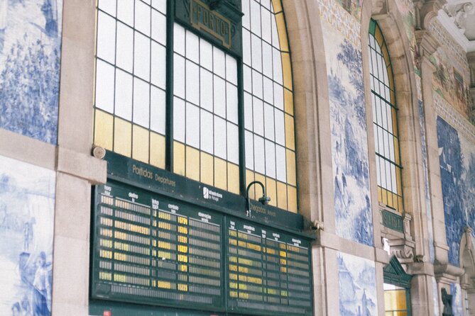 Porto Guided Tour to the Historical Center on a Tuk Tuk - Highlights of Portos Rail and Market Squares