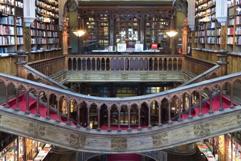 Porto: Guided Walking Tour and Lello Bookshop - Meeting Points and Tour Logistics