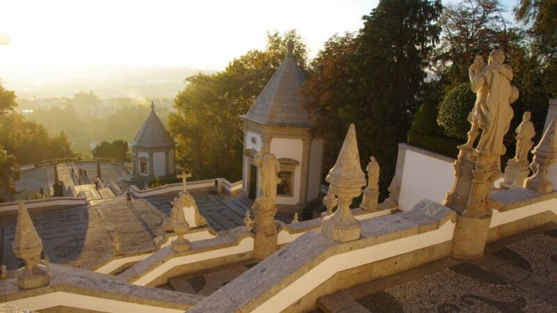Porto: Guimarães & Braga Tour with Entry Tickets and Lunch - Exploring Guimarães: The Birthplace of Portugal