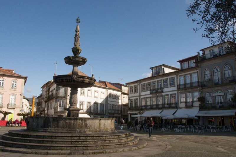 Porto: Guimarães & Braga Tour with Entry Tickets and Lunch - Lunch: Authentic Northern Portuguese Cuisine