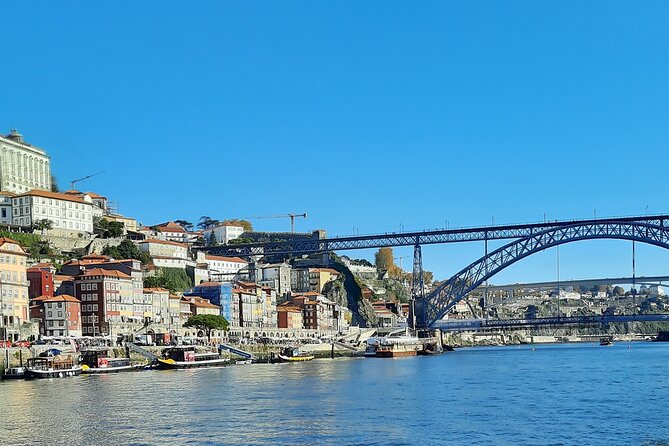 Porto Heritage Night Tour With Fado Show And Dinner Included - The Food and Drinks: Authentic Portuguese Cuisine
