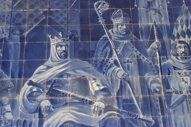 Porto Heritage Night Tour With Fado Show And Dinner Included - The Guide: Knowledgeable and Multilingual