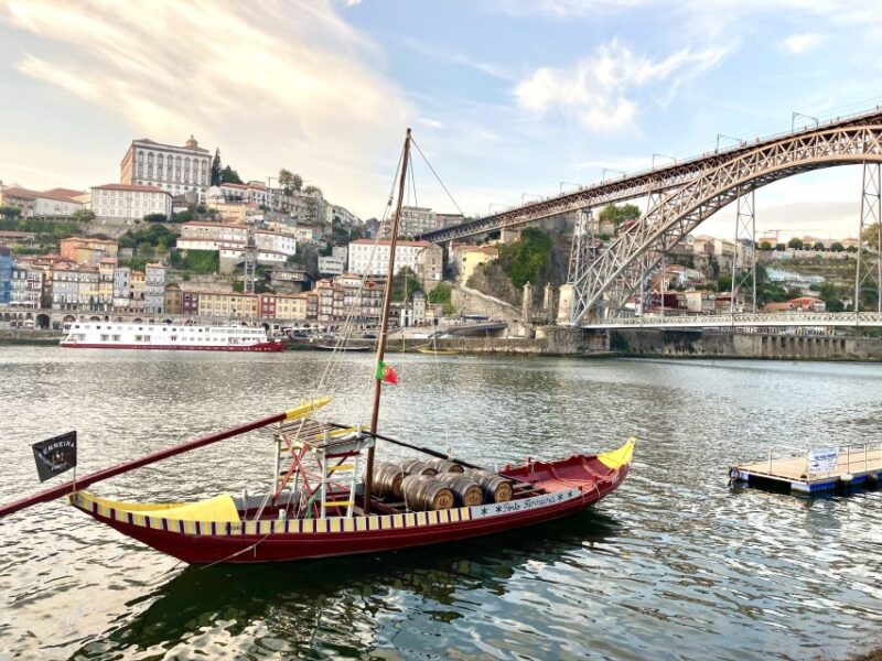 Porto: Highlights & hidden gems Walk - max 8 - Inside the Porto Cathedral and Views from Rua das Aldas