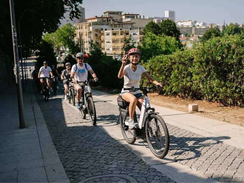Porto: Highlights in 3 Hours E-Bike Tour - The Architecturally Stunning São Bento Station and Porto Cathedral