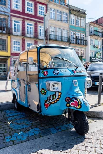 Porto: Historic Center Tuk-Tuk Tour - Key Points