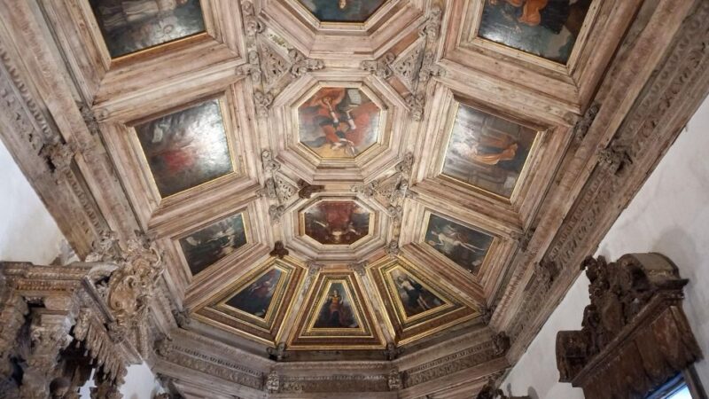 Porto Historic Centre: Private Walking Tour & Cathedral - São Bento Train Station: Tiles Telling Porto’s Story