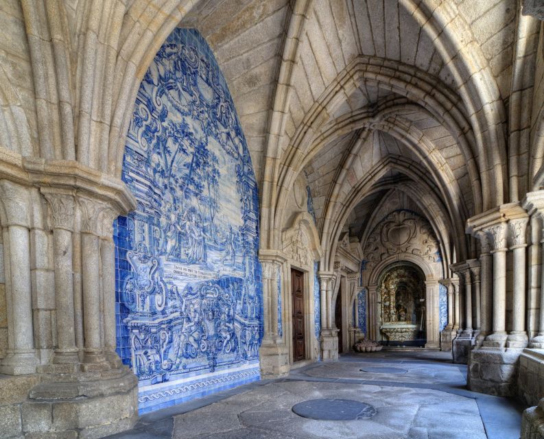 Porto Historic Centre: Private Walking Tour & Cathedral - Strolling Through Igreja de São Lourenço and the Convento dos Grilos