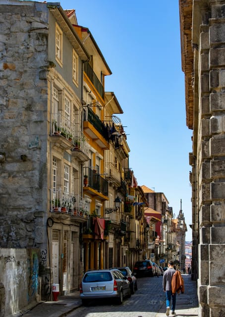 Porto: Historic Highlights Guided Walking Tour - Visiting Porto’s Iconic Squares and Landmarks