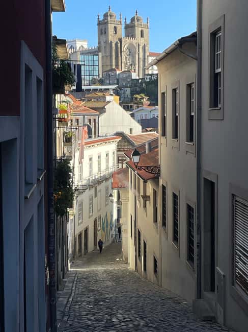 Porto: Historic Walking Tour with Local Guide - Exploring Portos Iconic Landmarks: Clérigos Tower and More