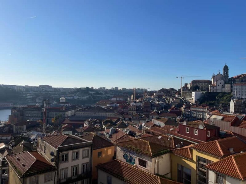 Porto: Historic Walking Tour with Local Guide - Wandering Through Medieval Streets and the Rua das Flores