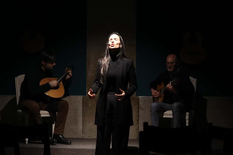 Porto: Intimate Fado Show & Port Wine at Sao Bento Station - Key Points