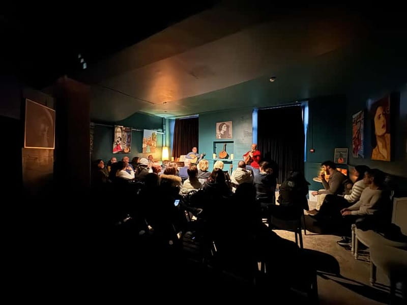 Porto: Intimate Fado Show & Port Wine at Sao Bento Station - Practical Details: Meeting Point and Accessibility