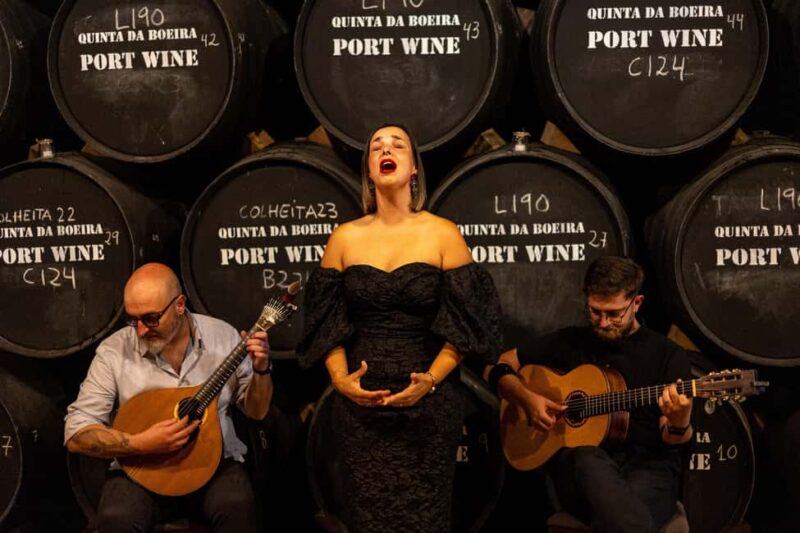 Porto: Live Fado Show with Port Wine Tasting - Exploring the Garden of Quinta da Boeira