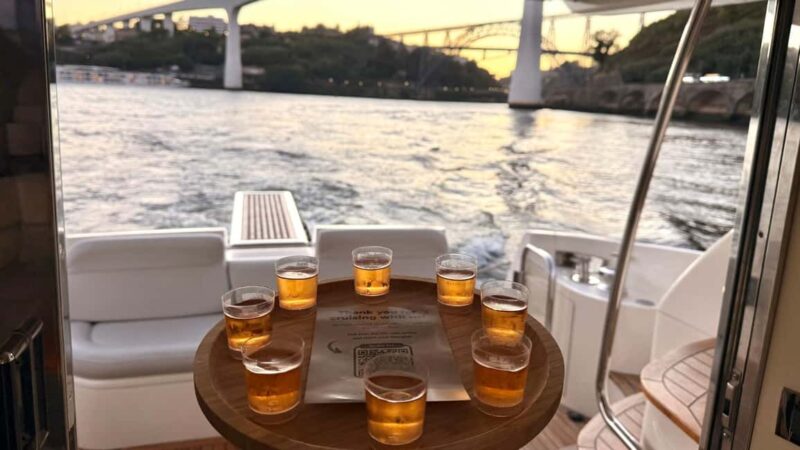 Porto: Luxury 6 Bridges Yacht Cruise with Wine & Snacks - Fine Wines and Tasty Snacks Served Onboard