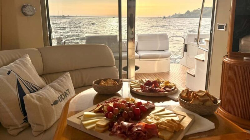 Porto: Luxury 6 Bridges Yacht Cruise with Wine & Snacks - Comfortable Yacht with Flexible Seating Options