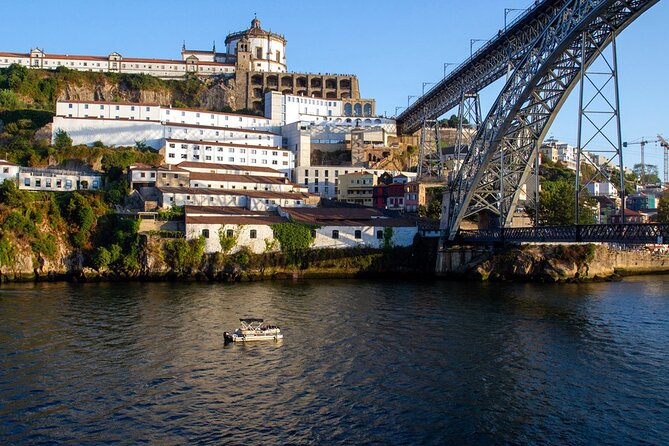 Porto Old Town and Gaia Boat Tour - Cruising Under the Luís I Bridge