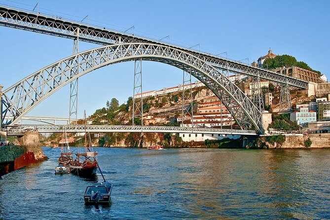 Porto "Old Town" Walking Tour with river cruise (Small-groups) - Discovering the Old British Club’s Heritage