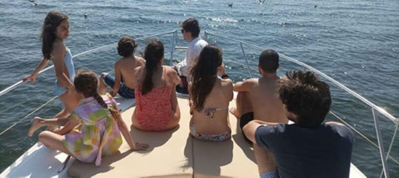 Porto: Passeio de Barco no Rio Douro com Degustação - Regional Tastings and Welcome Drink on Board