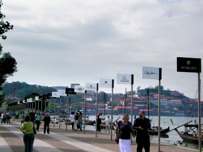 Porto: Port and Douro Wine Walking Tour with Tastings - Logistics and Meeting Points