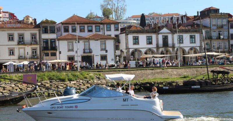 Porto PRIVATE Boat Tour: 6 Bridges, River Mouth & SUNSET - Onboard Comforts and Safety Features