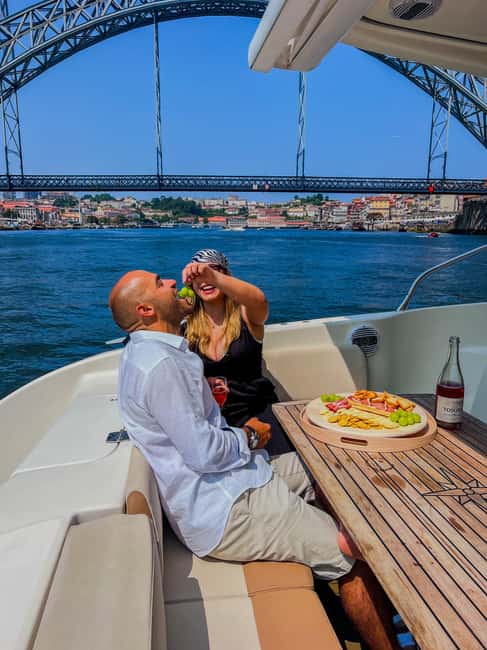 Porto: Private Cruise with local Wine, Snacks & 6 Bridges - Exploring Porto’s Riverside and Historic Bridges