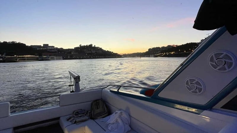 Porto: Private Cruise with local Wine, Snacks & 6 Bridges - The Food and Drink Experience on Board