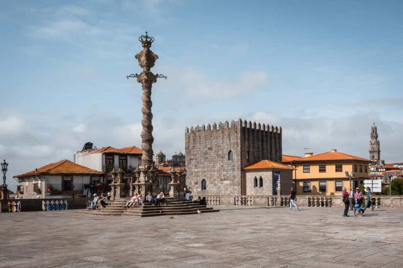 Porto: Private & Flexible Walking Tour in Historic Center - Discovering the Vibrant Market and Shopping Streets
