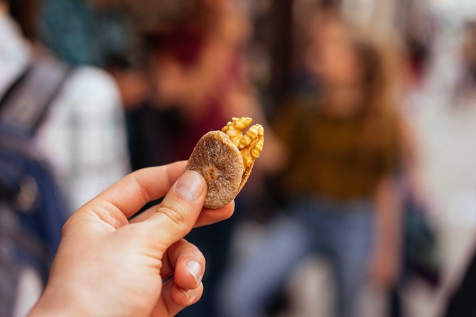 Porto Private Food and Drink Tasting Tour with Local - How the Tour Balances Food and Sightseeing